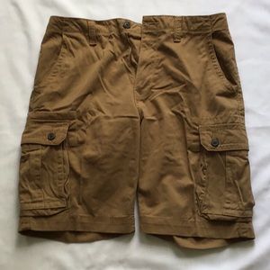 Men’s Arizona cargo shorts.